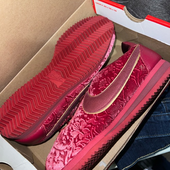 COPY - Nike Cortez Velvet Red - Picture 3 of 4
